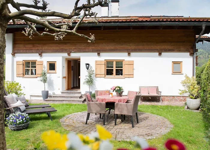 Haus Lesch - Stilvolle Appartements mit tollem Bergblick in Kreuth am Tegernsee